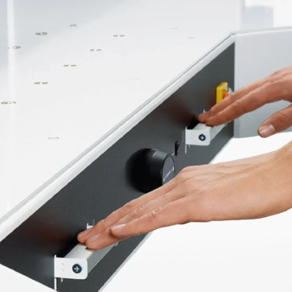 7260 TRIUMPH 28" PROGRAMMABLE HYDRAULIC GUILLOTINE