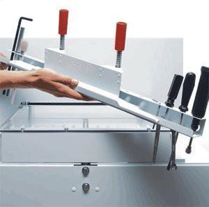 7260 TRIUMPH 28" PROGRAMMABLE HYDRAULIC GUILLOTINE