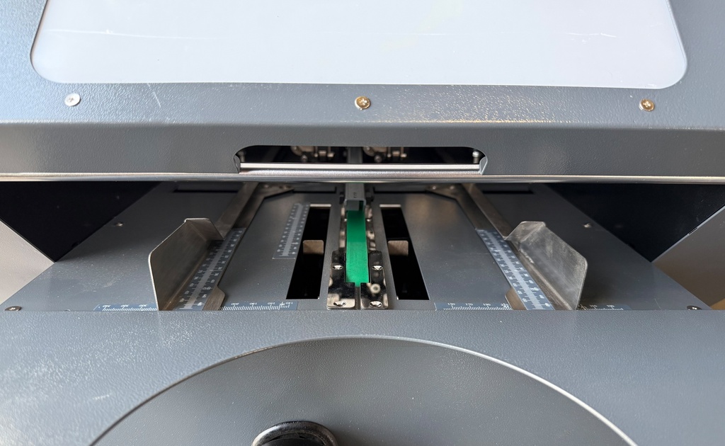DFS3000 BOOKLET MAKER WITH TRIMMER