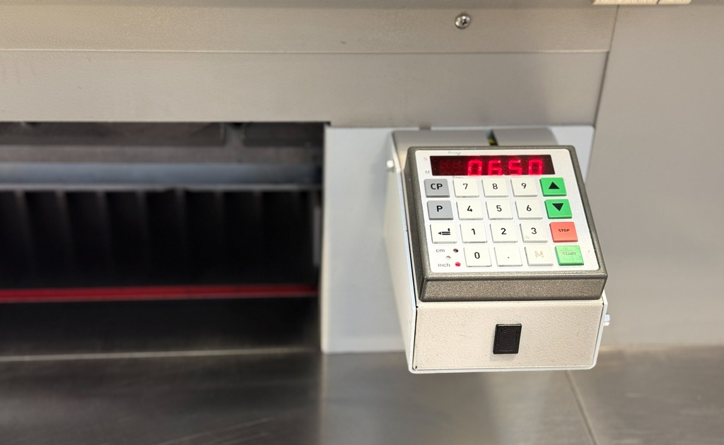 USED MBM EBA551 GUILLOTINE CUTTER